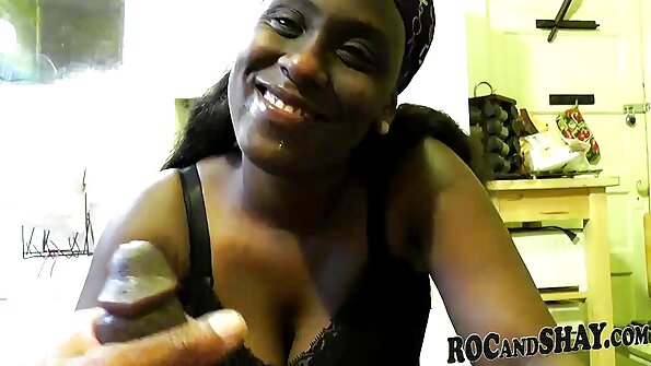 Seks dubur zakar besar memuaskan perempuan murahan bertatu Kissa Sins