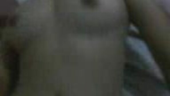 Seekor jalang yang baik sedang disetubuhi terus di hadapan cermin