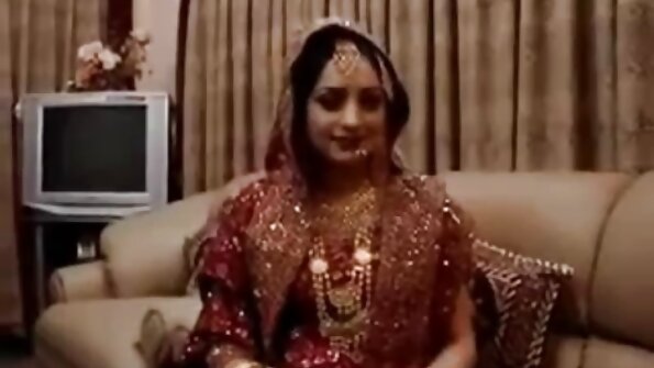 Ebony Amatur cuba memukau ejen lucah dengan bentuk dan kemahirannya