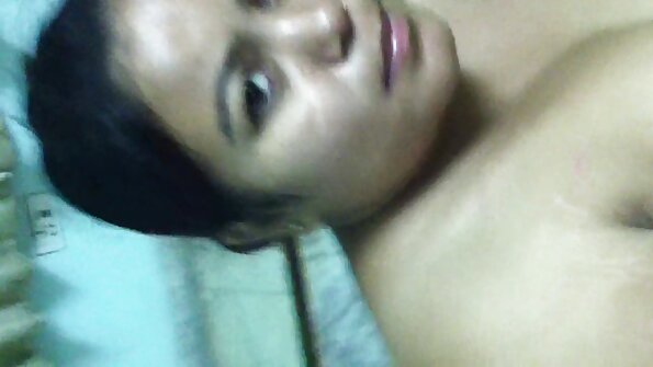 Comel berambut perang dengan badan langsing dipaku dengan baik dari belakang