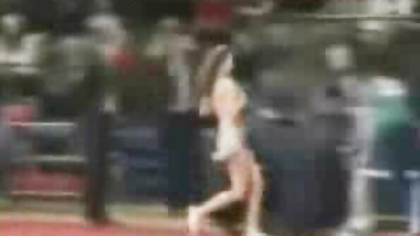 Anak ayam Asia meminta ibu tirinya untuk menyertai aksi seksnya dengan BF