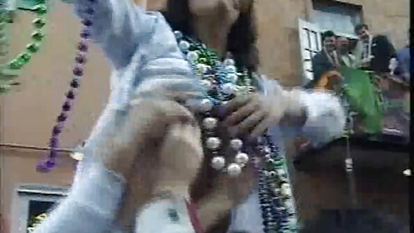 Cali Couture yang cantik berpayu dara besar mendapat debaran yang betul