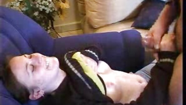 Jalang mampu untuk mendapatkan fucked keras jika dia mencari lelaki yang sesuai