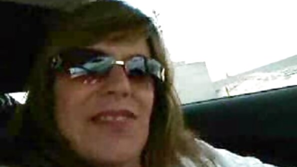 Seorang gadis berat atas mendapat faraj basahnya ditembusi di hospital