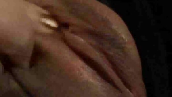 Perempuan murahan amatur semakin disentuh oleh pasangannya