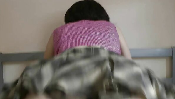 Batang besar memuaskan hati kecantikan muda Karter Foxx dengan persetubuhan yang baik