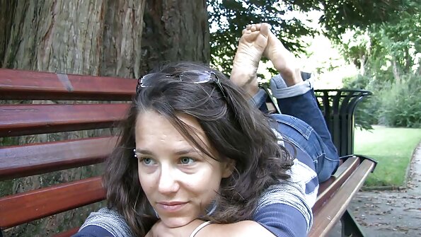 Bloke meniduri jiran yang cantik dan bukannya mencari mel