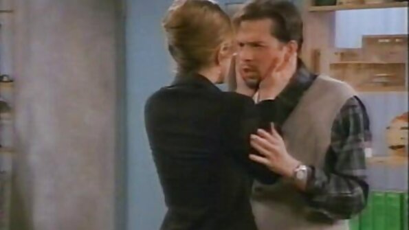 Jalang dengan keldai bulat yang bagus mendapat cinta dubur