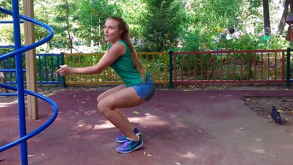 Comel Euro babe Lovenia mendapat fucked dan creampied